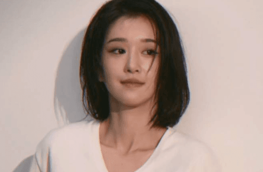 Dari Unggahan Emosional hingga Sindiran Diri Sendiri, Seo Ye-ji Tunjukkan Sisi Baru di Tengah Sorotan Kontroversi