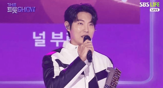 Son Tae-jin Cetak Sejarah dengan Kemenangan Tiga Pekan Berturut-turut, Kukuhkan Namanya di Hall of Fame The Trot Show