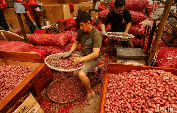 Stabilnya Pasokan Bikin Harga Pangan di Pasar Kramat Jati Terkendali