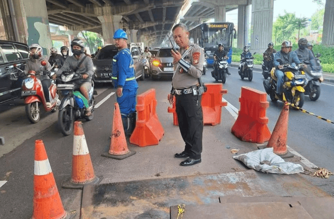 Jalan DI Panjaitan Berlubang, Arus ke Jatinegara dan Cipinang Macet