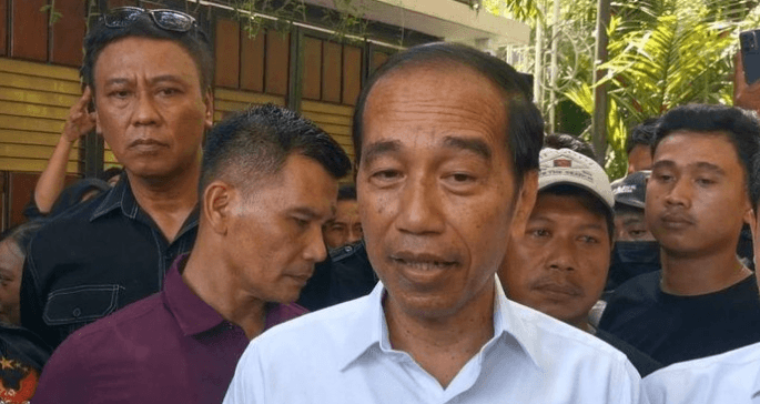 Jokowi Temui Massa TPUA di Solo: "Tak Ada Kewenangan Mereka Atur Saya Tunjukkan Ijazah"