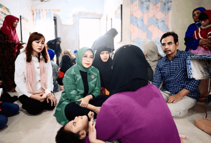 Fatma Saifullah Yusuf Serahkan Bantuan Terapi dan Tekankan Pentingnya Sekolah Inklusif Bagi Anak Disabilitas