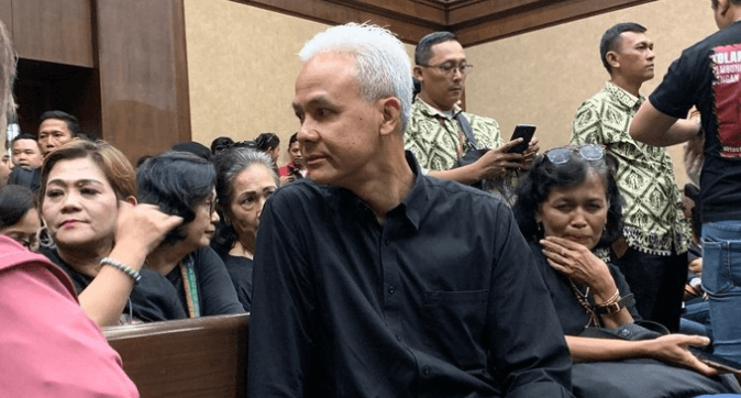 Ganjar Pranowo Hadiri Sidang Hasto Kristiyanto, Tegaskan Dukungan di Tengah Kasus Suap