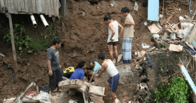 Nenek Selamat dari Reruntuhan Rumah Berkat Kasur yang Melindungi