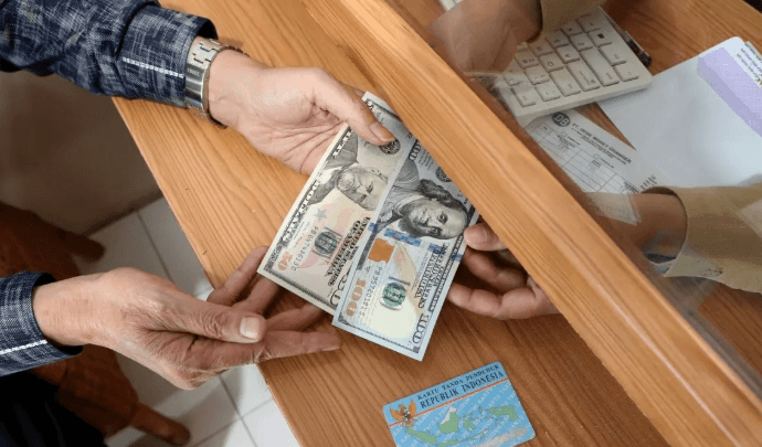 Rupiah Menguat 14 Poin ke Level Rp16.823 per Dolar AS