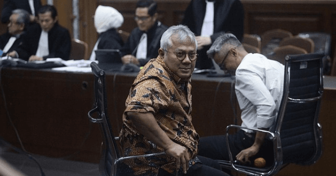 Harun Masiku Ternyata Temui Ketua KPU Bawa Foto dengan Tokoh Penting