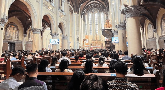 Turis Tak Bisa Masuk Katedral Jakarta Selama Proses Ibadah Paskah