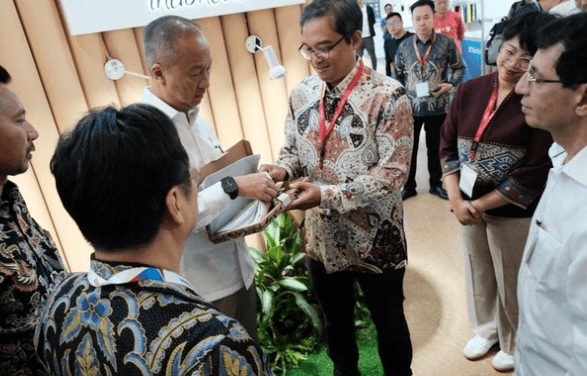 Agus Gumiwang Kunjungi Jakarta Fashion Hub, Apresiasi Inovasi Industri Tekstil Indonesia