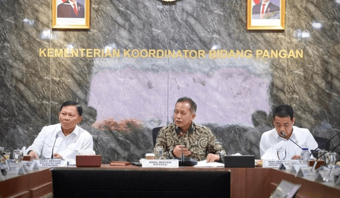 Rapat Nasional dengan Kades, Wamenkop Genjot Pembentukan Kopdes Merah Putih Lewat Musyawarah Desa