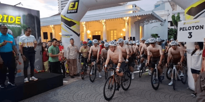 Pramono Anung Buka Silaturahride 2025, Gowes Bareng Ratusan Pesepeda di Jakarta