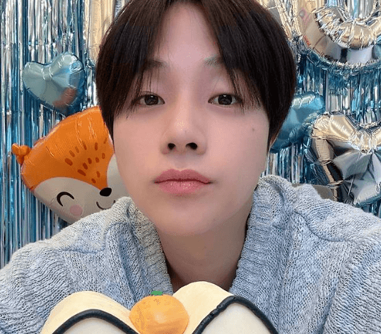Sapa penggemar lewat siaran langsung, Jin-hwan tegaskan siap aktif di dalam dan luar negeri