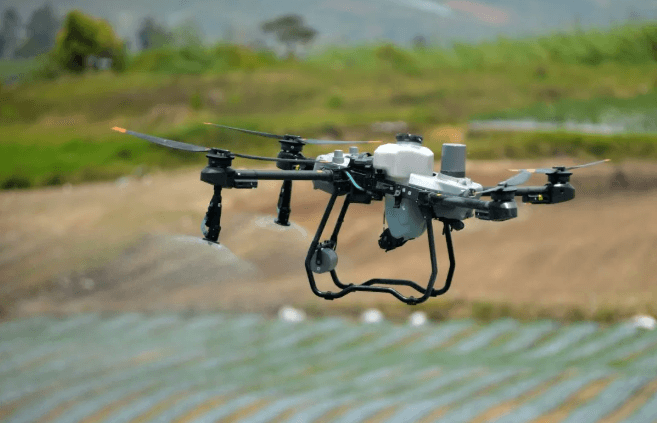 Drone Dinilai Efisien dan Hemat Biaya dalam Pengelolaan Lahan Pertanian