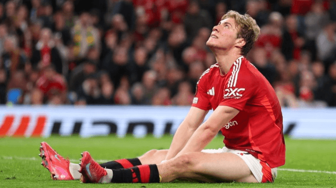 Rasmus Hojlund Dinilai Belum Pantas Jadi Ujung Tombak Manchester United