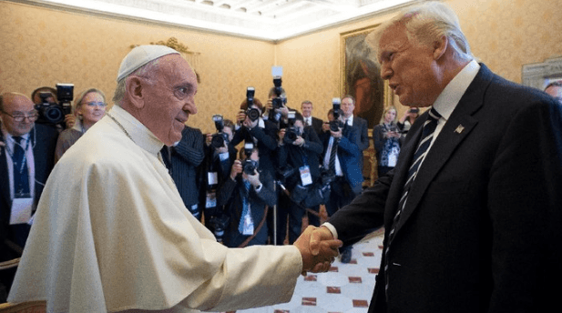 Trump Hadiri Pemakaman Paus Fransiskus, Biden dan Tokoh AS Lainnya Beri Penghormatan Mendalam