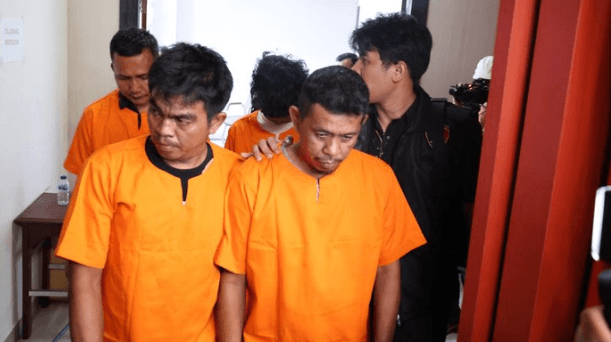 Polda Riau Tangkap 4 Debt Collector Usai Viral Pengeroyokan Wanita, Kapolsek Bukitraya Dicopot