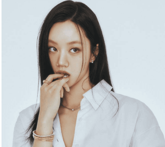 Pesona Elegan Hye-ri dalam Kolaborasi Mewah Bersama FOPE