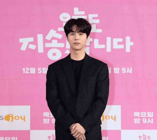 Kim Moo-jun Klarifikasi Hubungannya dengan Mei Nagano: "Kami Hanya Rekan Dekat"