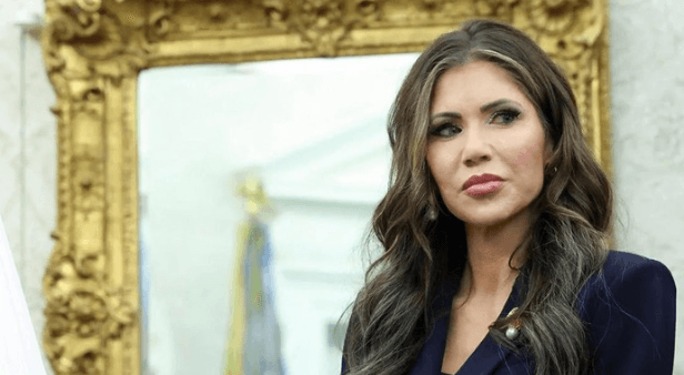 Tas Gucci Kristi Noem Dicuri Saat Makan di Restoran, Secret Service Turun Tangan