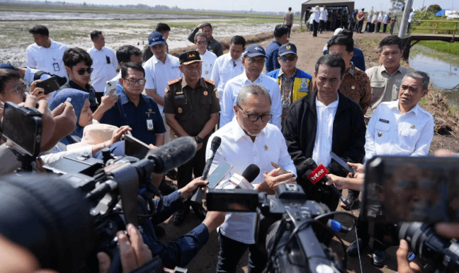 Stok Melimpah, Zulhas Tegaskan Indonesia Tidak Akan Impor Beras Sampai Tahun 2026