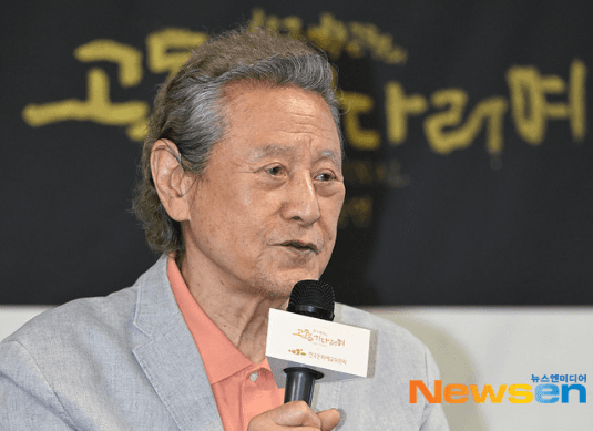 Park Geun-hyung Ajak Anak Muda Bangkitkan Teater Lewat 'Waiting for Godot'