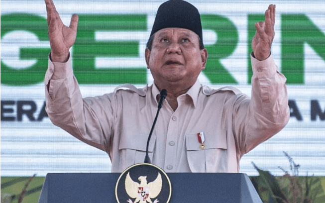 Rangkuman Politik 23 April: Jokowi ke Vatikan, Prabowo Uji Drone, dan Isu PAW