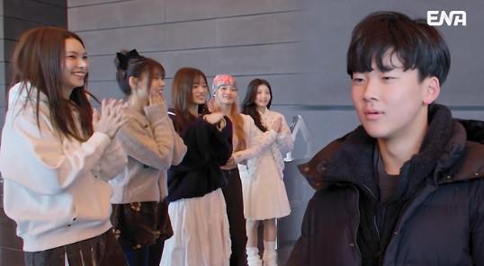 Sarang dan Yuto Bertemu Idola Favorit di 'Kehidupan Pribadi Anak Saya' ENA