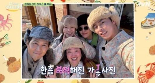 Lee Jung-jae Bikin Heboh di 'Sister's Farm Direct Delivery 2' dengan Aksi Menyamar dan Kerja Keras