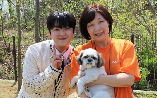 Park Min-soo Sumbangkan Bakat di Acara "Hari Adopsi Hewan" Animal Freedom Union