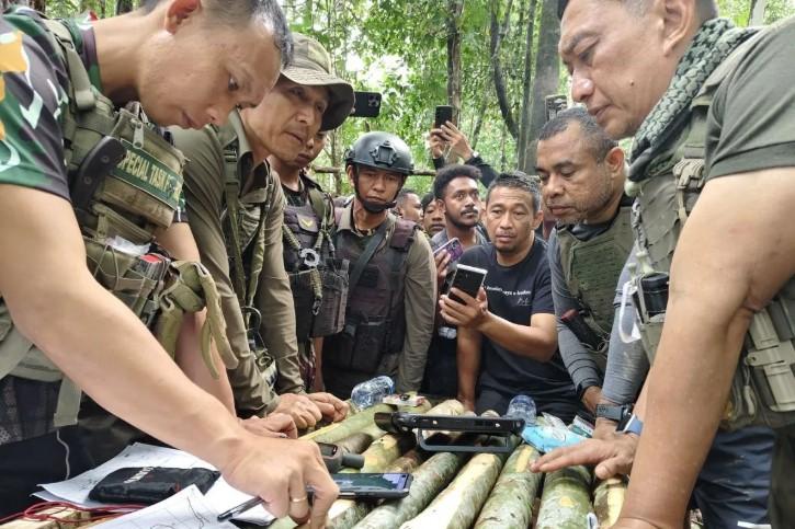 Penyelamatan Ketua Komnas HAM Papua oleh Tim Brimob di Tengah Serangan KKB