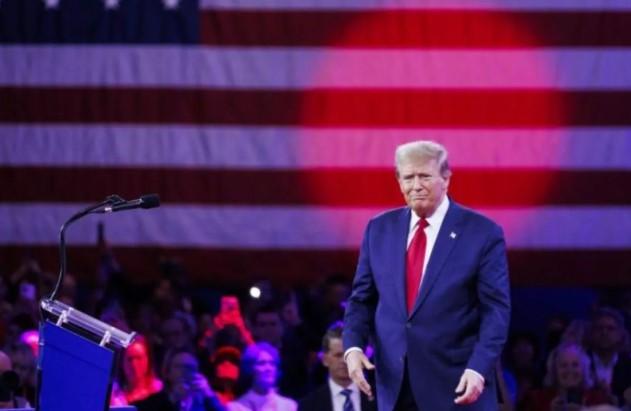 Trump Dinilai Bermain Poker Politik, 100 Hari Kedua Penuh Ketidakstabilan