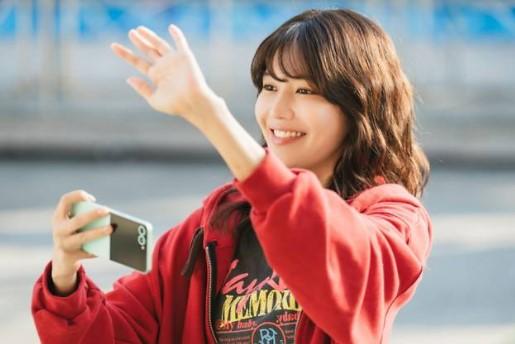 Choi Soo-young Coba Berhenti Minum Alkohol untuk Peran di Drama Baru 'Please Quit Drinking'