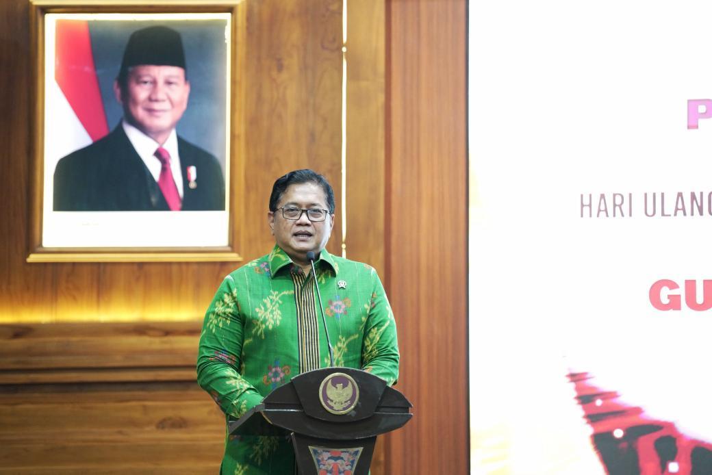 Raih Penghargaan Dari PWI Jawa Timur, Wamen Viva Yoga: Menjadi Pelecut Untuk Meningkatkan Kinerja