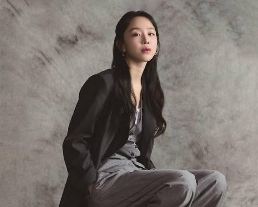 Resmi Bergabung dengan Manajemen Siseon, Shin Hye-sun Siap Perluas Spektrum Aktingnya