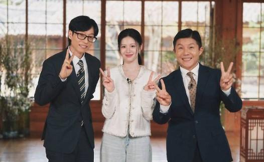 Go Yoon-jung Tampil Perdana di Acara Hiburan, Moon Woo-jin hingga Kisah Hidup Mantan Pengantar Susu di You Quiz on the Block