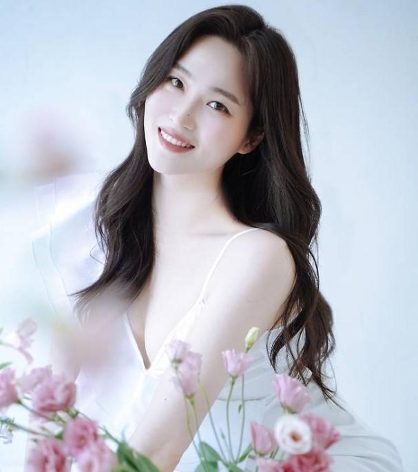 Partisipasi Lee Na-hyun di OST Drama 'Dear.M' Semakin Memperkuat Suasana Emosional Kisah Tersebut.