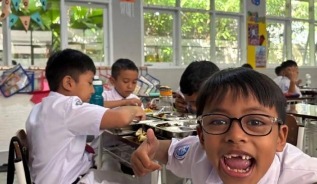 342 Siswa SMPN 35 Kota Bandung Keracunan Usai Santap Makan Bergizi Gratis