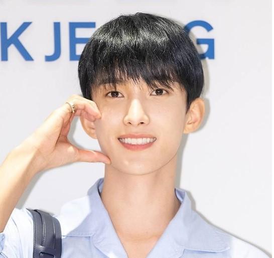 Dokyeom Seventeen Nyanyikan Lagu Cinta Emosional di OST Drama Unsuljeon
