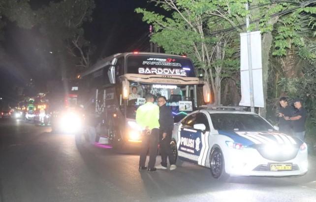 Ribuan Buruh dari Garut Diberangkatkan ke Jakarta, Polres Kawal Ketat Peringatan May Day