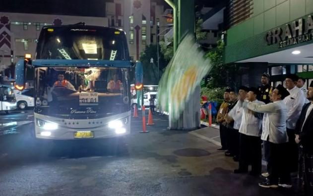 PPIH Embarkasi Surabaya Cek Kesehatan dan Administrasi JCH Kloter Pertama, Penerbangan Sesuai Jadwal