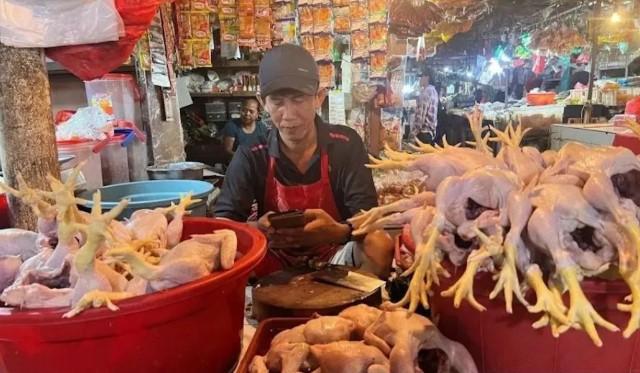 Daging Ayam dan Telur Naik Tipis, Komoditas Lain Turun