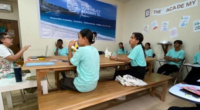 Rote Hospitality Academy Latih Generasi Muda Jadi Pelaku Pariwisata Andal Tanpa Biaya