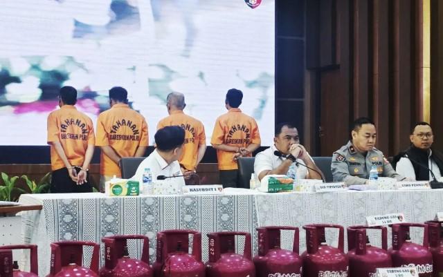 Bareskrim Bongkar Kasus Pengoplosan LPG Bersubsidi di Dua Kota, Ribuan Tabung Gas Disita