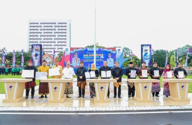 Jawa Timur Sediakan 40 Ribu Beasiswa untuk Siswa yang Tidak Lolos SMA/SMK Negeri