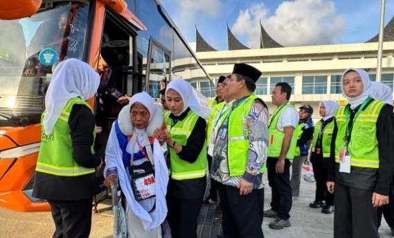 Lansia 87 Tahun dari Kloter Pertama Padang Dirujuk ke RS di Madinah karena Sesak Napas