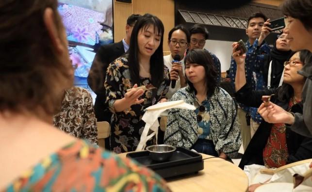 Di Expo Osaka, Batik Liem Ping Wie Tampilkan Batik Sebagai Simbol Kemandirian Perempuan dan Warisan Budaya