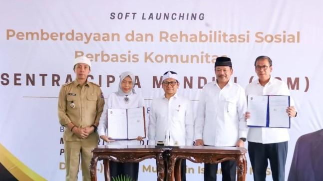 Baznas RI dan Kemenko PM Teken MoU untuk Dukung Penghapusan Kemiskinan Ekstrem