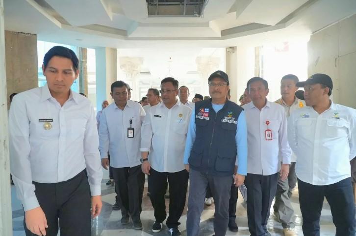 Mensos Tinjau Wisma Haji Indramayu untuk Disulap Jadi Sekolah Rakyat