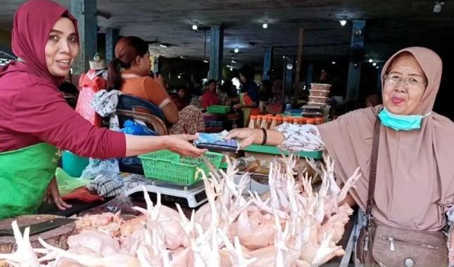 Harga Daging Ayam dan Cabai Rawit Turun, Bapanas Ungkap Tren Terbaru Komoditas Pangan