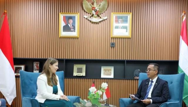 Perkuat Hubungan Diplomatik Melalui Pendidikan Tinggi