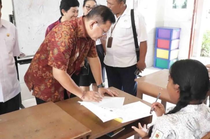 Pemkab Buleleng Terapkan Pendampingan Khusus bagi Siswa SMP yang Kesulitan Membaca